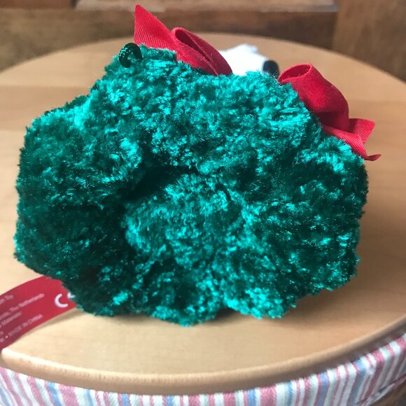 Ho Ho Hounds Magnetic Christmas Dog Wreaths - Picture 3 of 6